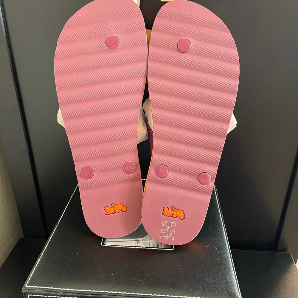💥💥💥SOLD💥💥💥🎉HP🎉 COACH ZAK STRIPED FLIP FLOP SZ 9 NWT - Picture 3 of 8
